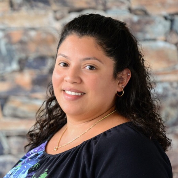 Meet your Posher, Ivette - Picture 1 of 1